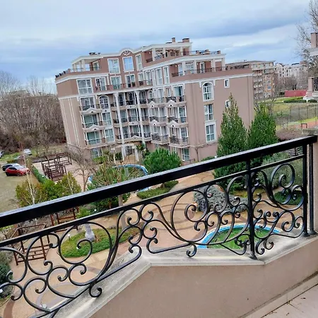 Izida Palace Garden Oasis Apartment *